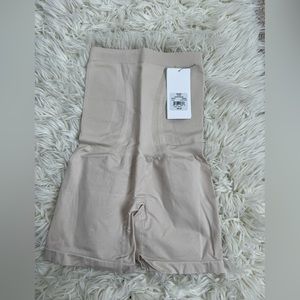 Blanqi postpartum support short